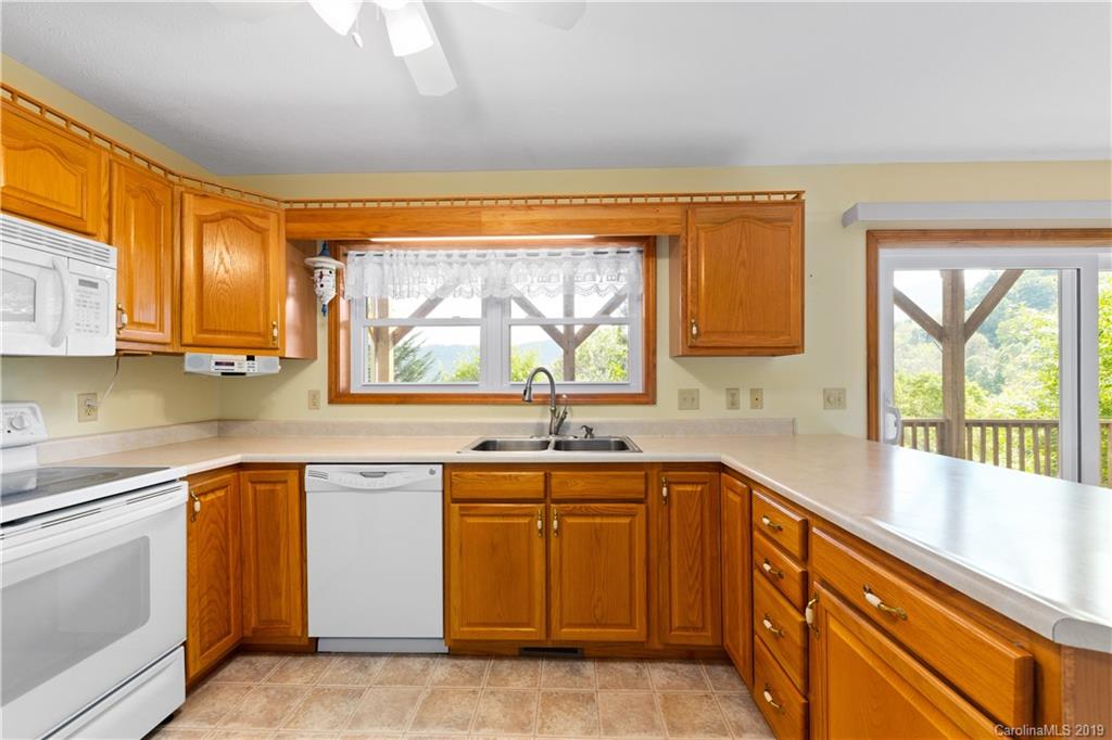 246 Violet Ridge Waynesville, NC 28785 - Photo 12 of 29 Gallery Image 12