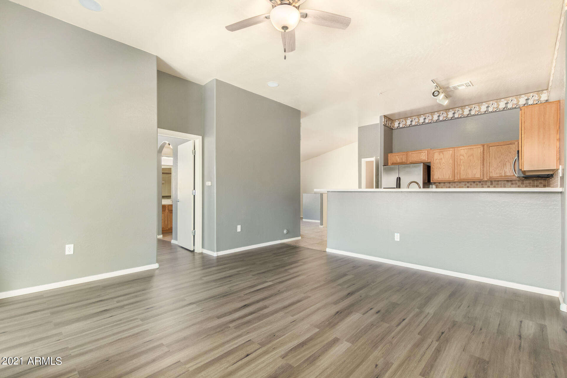 2150 East Bell Road, Unit 1167 Phoenix, AZ 85022 - Photo 6 of 24 06-Bell