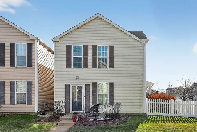 $225,000 | 668 Four Seasons Boulevard, Aurora, IL 60504