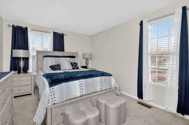 $225,000 | 668 Four Seasons Boulevard, Aurora, IL 60504