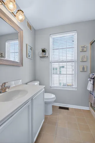 $225,000 | 668 Four Seasons Boulevard, Aurora, IL 60504