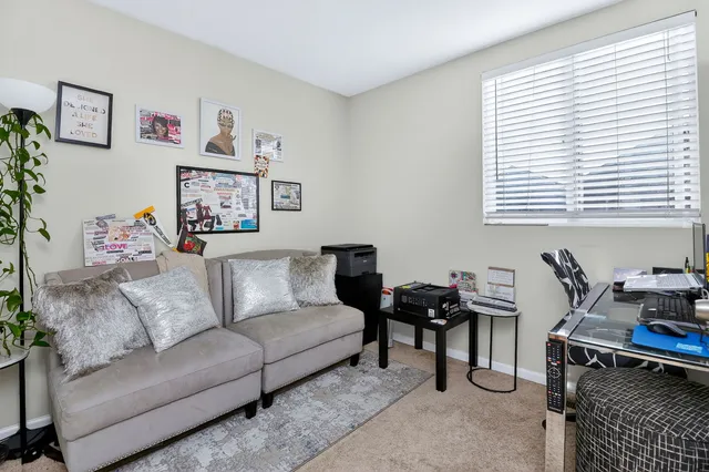 $225,000 | 668 Four Seasons Boulevard, Aurora, IL 60504