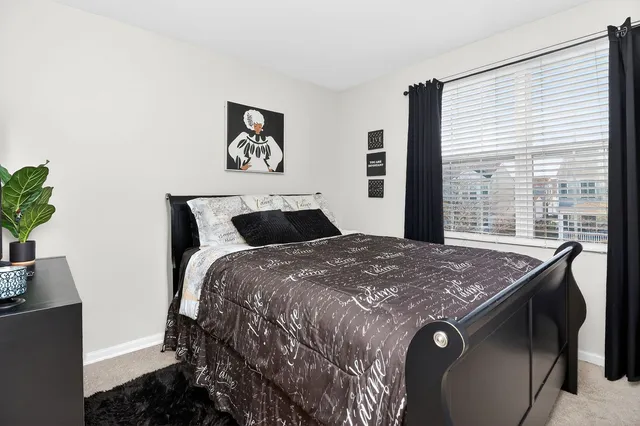 $225,000 | 668 Four Seasons Boulevard, Aurora, IL 60504