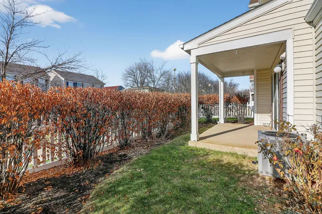 $225,000 | 668 Four Seasons Boulevard, Aurora, IL 60504