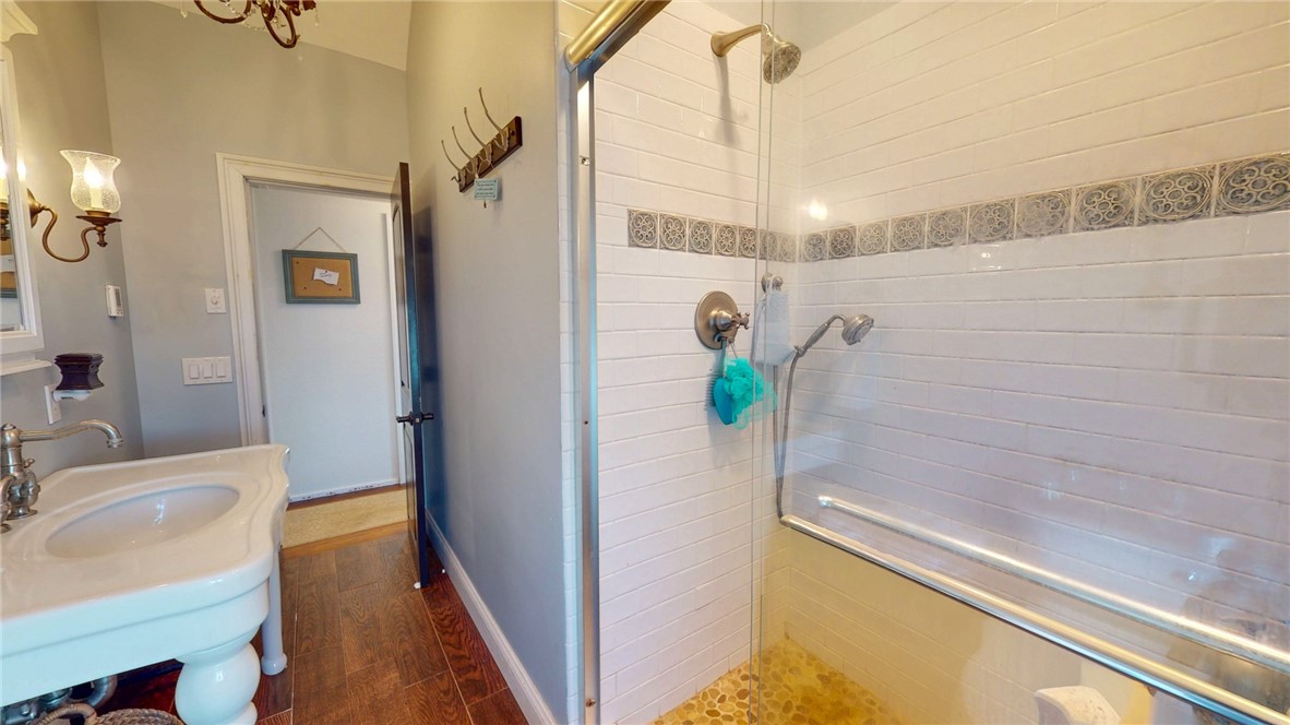 20 Snowberry Lane Westerly, RI 02891 - Photo 35 of 45 Upstairs bathroom