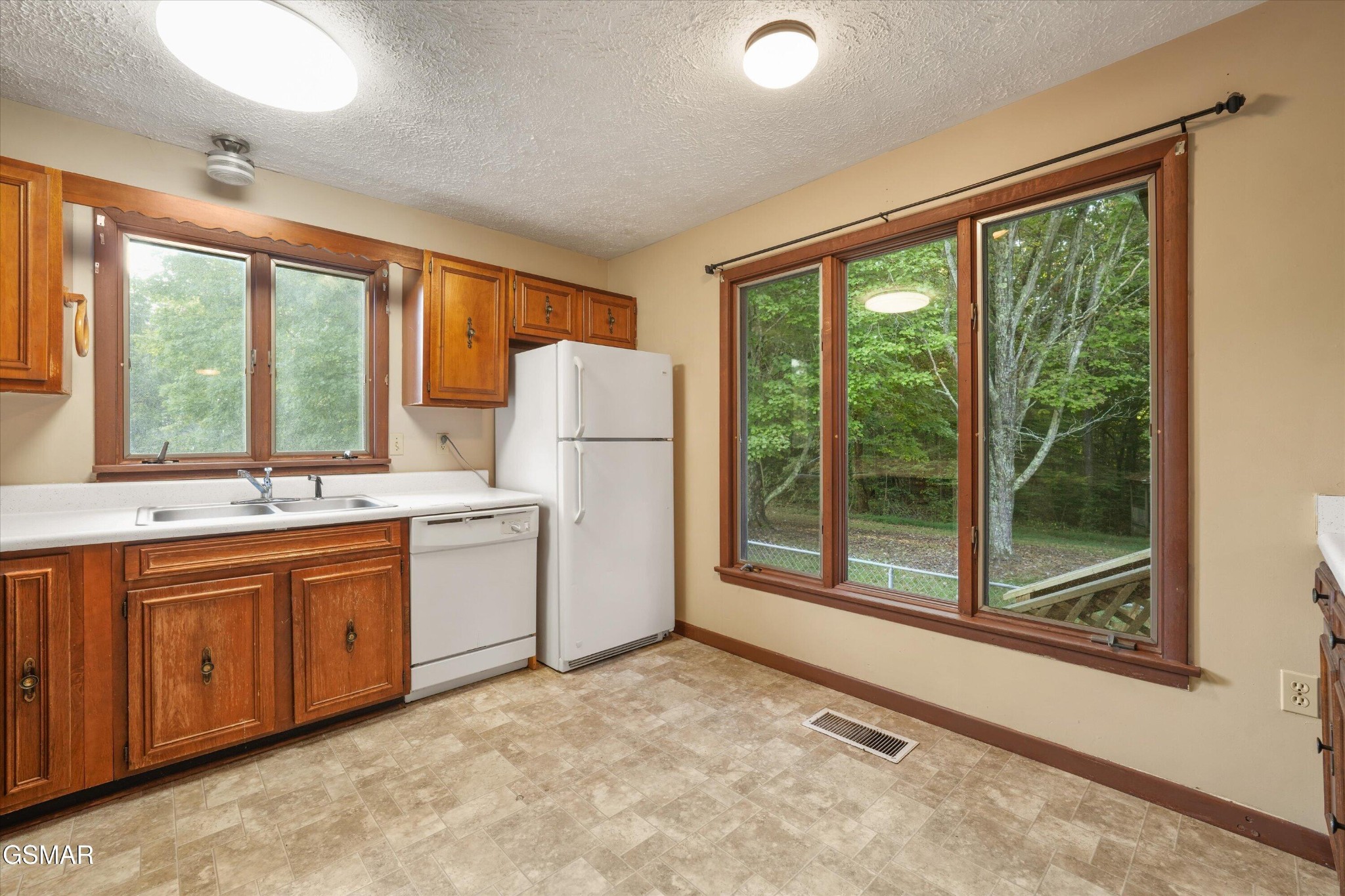 204 New Center Road Sevierville, TN 37876 - Photo 9 of 31 Gallery Image 9