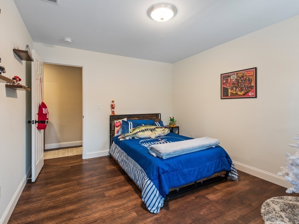 46 Baldwinville State Road Winchendon, MA 01475 - Photo 25 of 37 a bedroom with a bed and a table