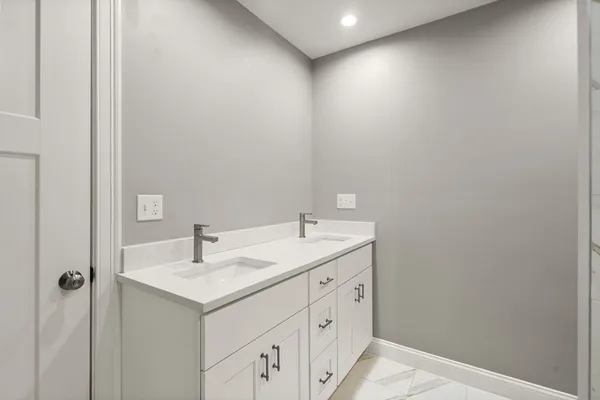 $589,900 | 93 Providence Street, Unit B, Mendon, MA 01756