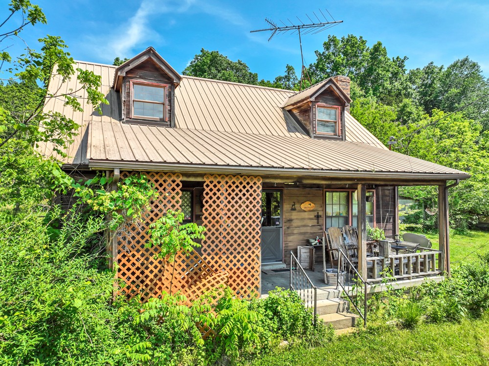813 Wades Branch Road Centerville, TN 37033 - Photo 3 of 43