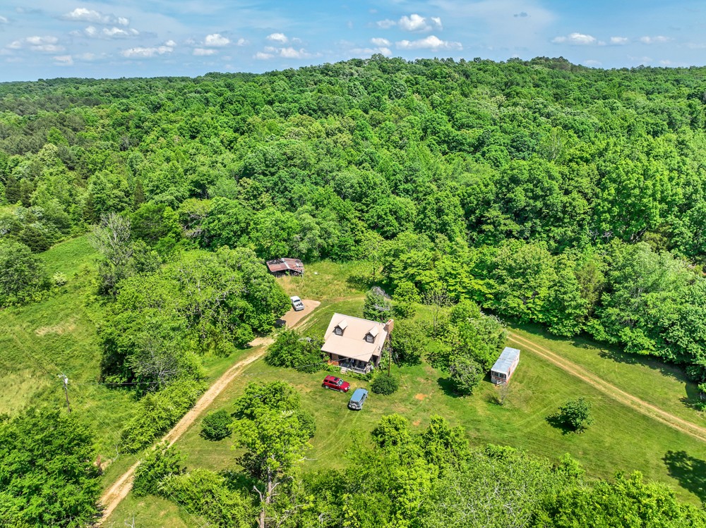 813 Wades Branch Road Centerville, TN 37033 - Photo 4 of 43