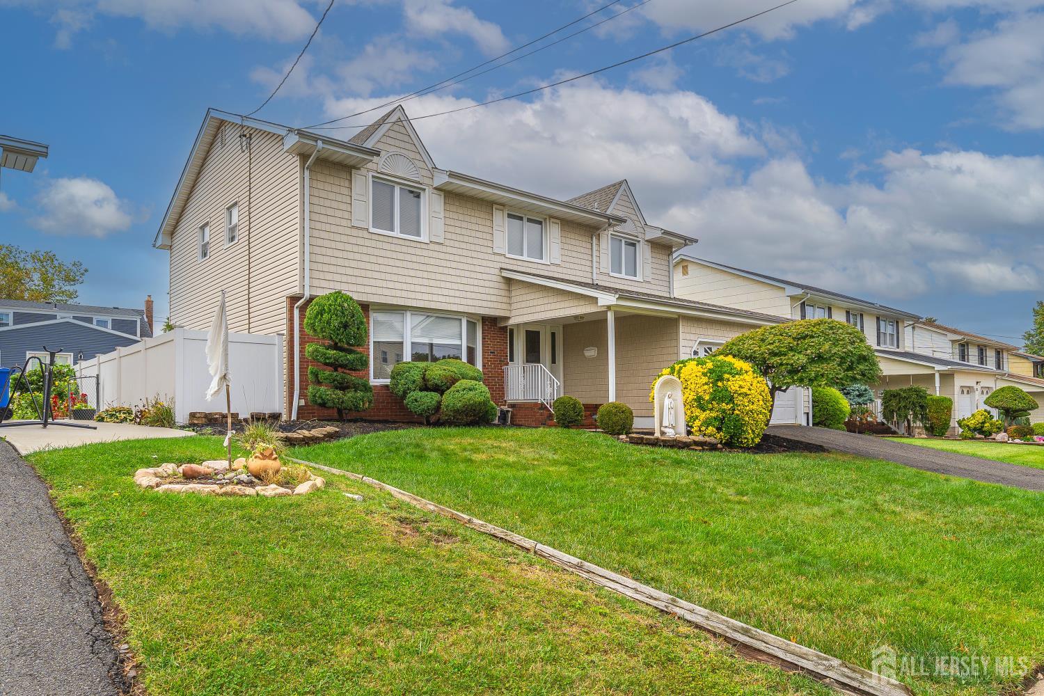 127 South Cliff Road Colonia, NJ 07067 - Photo 3 of 40