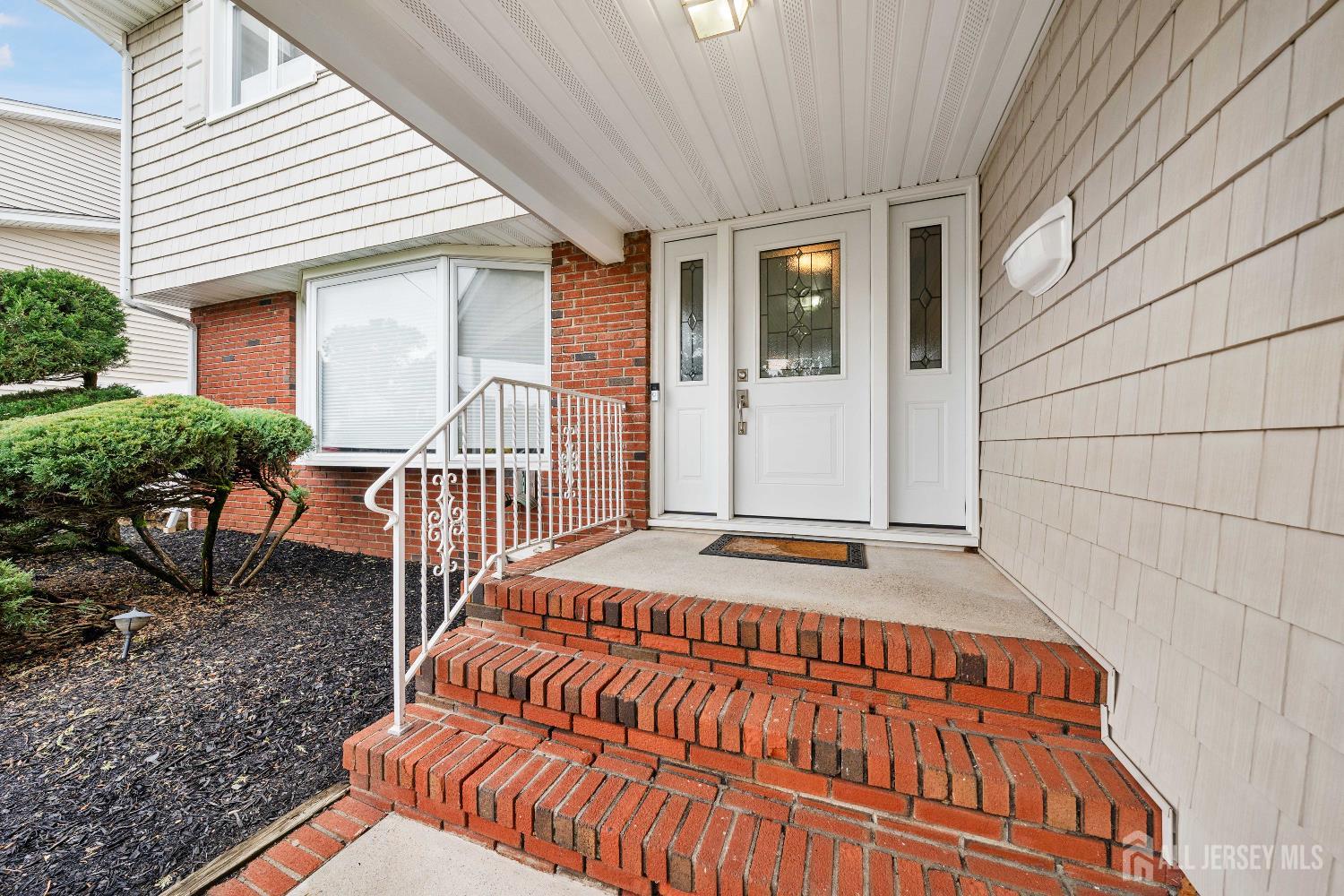 127 South Cliff Road Colonia, NJ 07067 - Photo 4 of 40