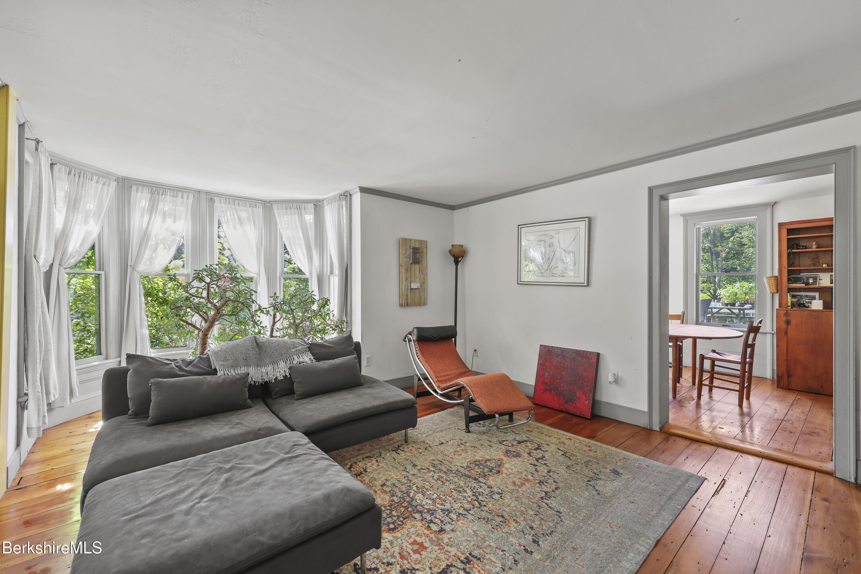 276 Great Barrington Road West Stockbridge, MA 01236 - Photo 18 of 73 20 Living Room
