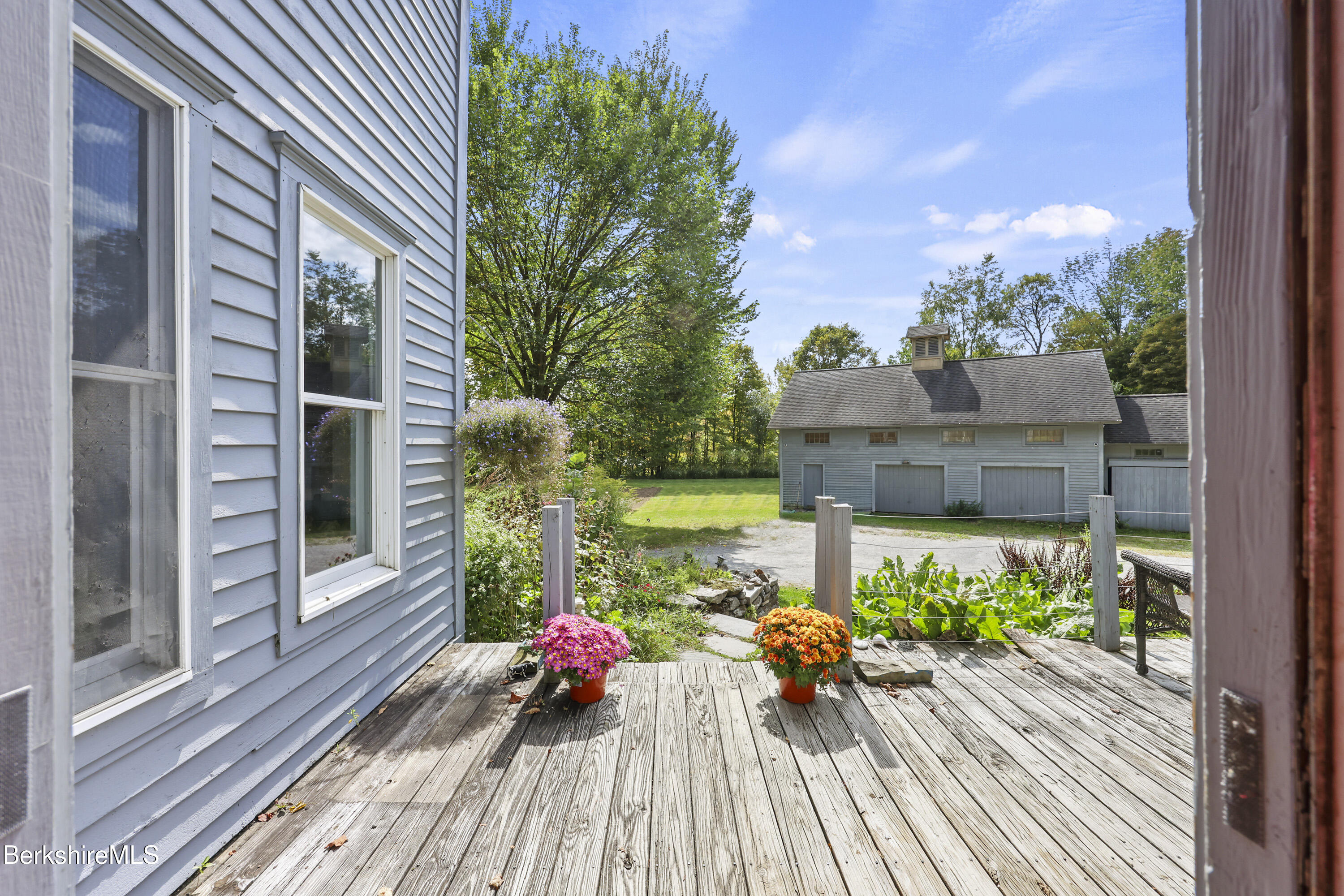 276 Great Barrington Road West Stockbridge, MA 01236 - Photo 4 of 73 100 Kitchen Entry