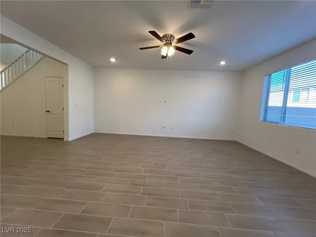 $2,450 | 7470 South Pioneer Way, Las Vegas, NV 89113