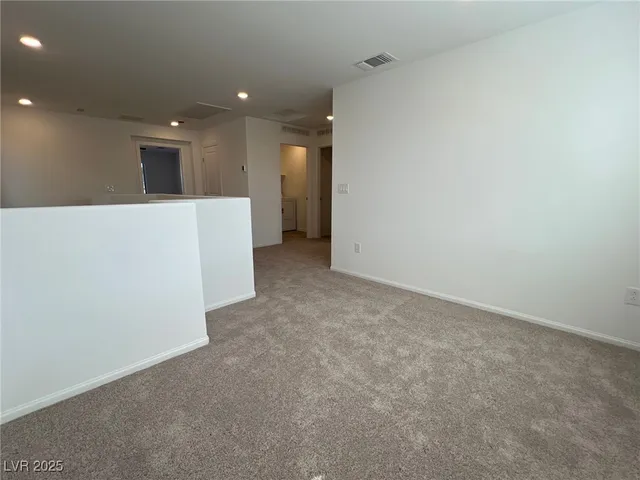 $2,450 | 7470 South Pioneer Way, Las Vegas, NV 89113