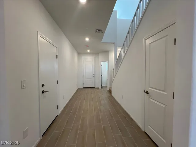 $2,450 | 7470 South Pioneer Way, Las Vegas, NV 89113