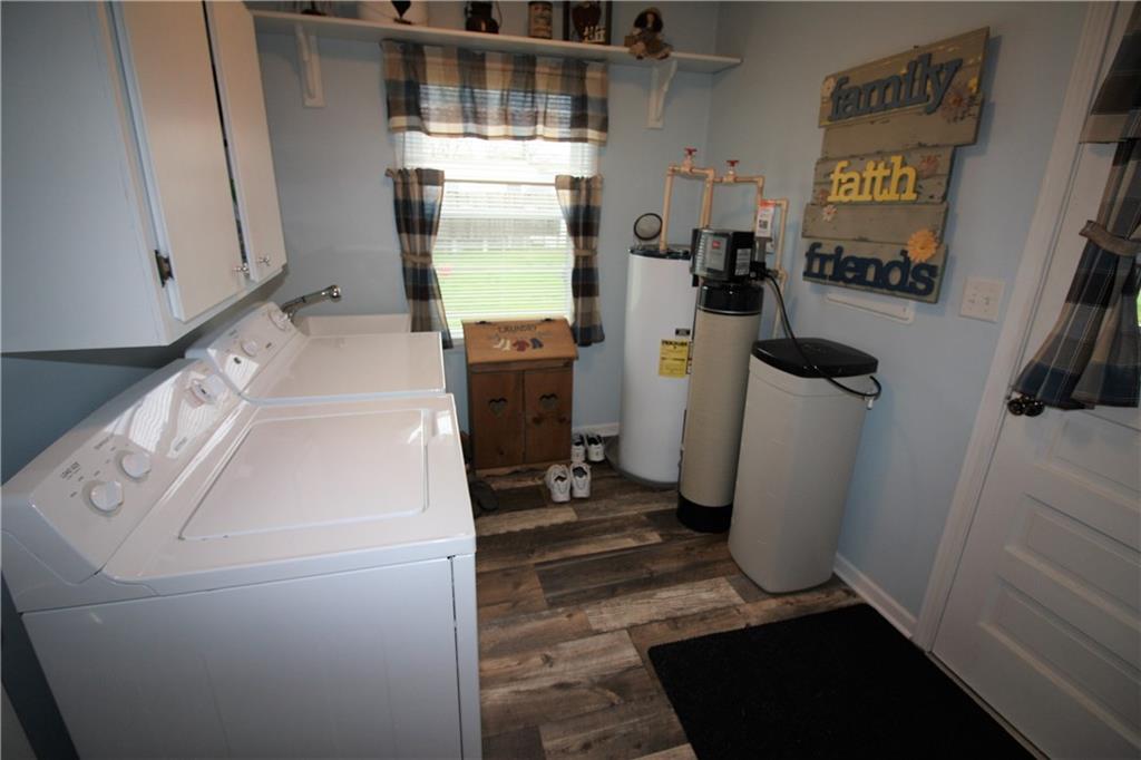 9862 South Jonesville Road Columbus, IN 47201 - Photo 6 of 17 Gallery Image 6
