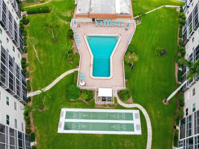 a view of a park with plants