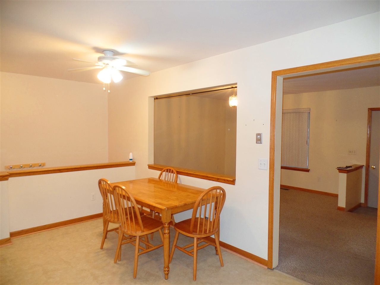 27051 Kelly Road Roseville, MI 48066 - Photo 9 of 21 31356858-8.JPG