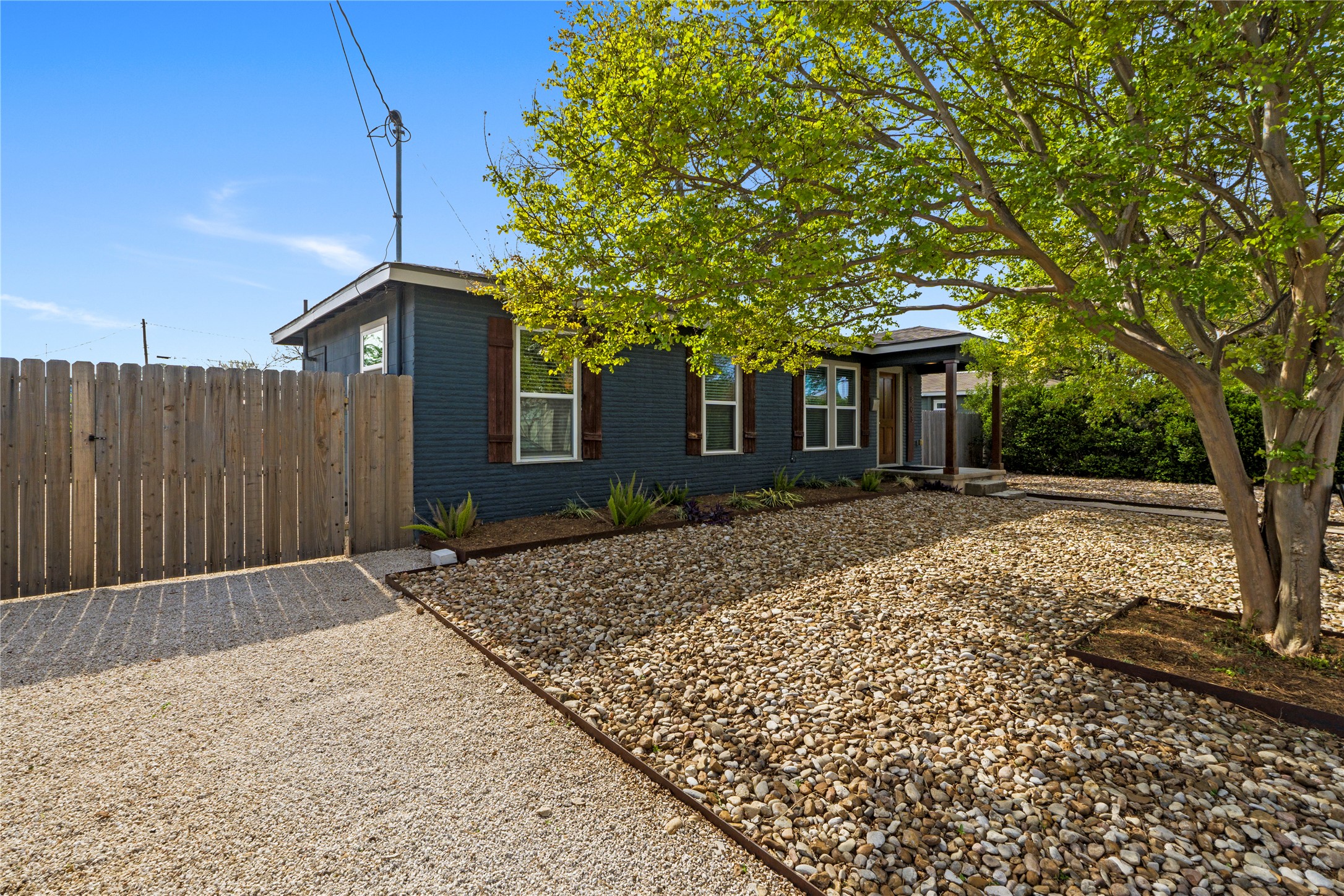 7803 Watson Street Austin, TX 78757 - Photo 4 of 37