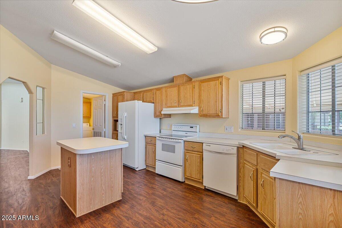 3901 East Pinnacle Peak Road, Unit 43 Phoenix, AZ 85050 - Photo 6 of 29 Open kitchen for creating great meals.
