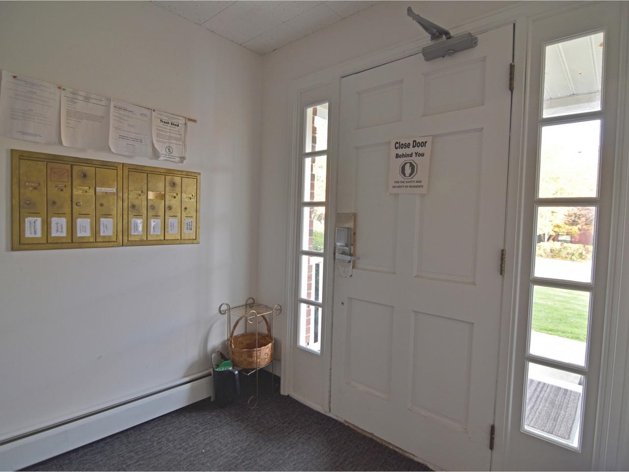 499 South Prospect Street, Unit 8 Burlington, VT 05401 - Photo 6 of 37