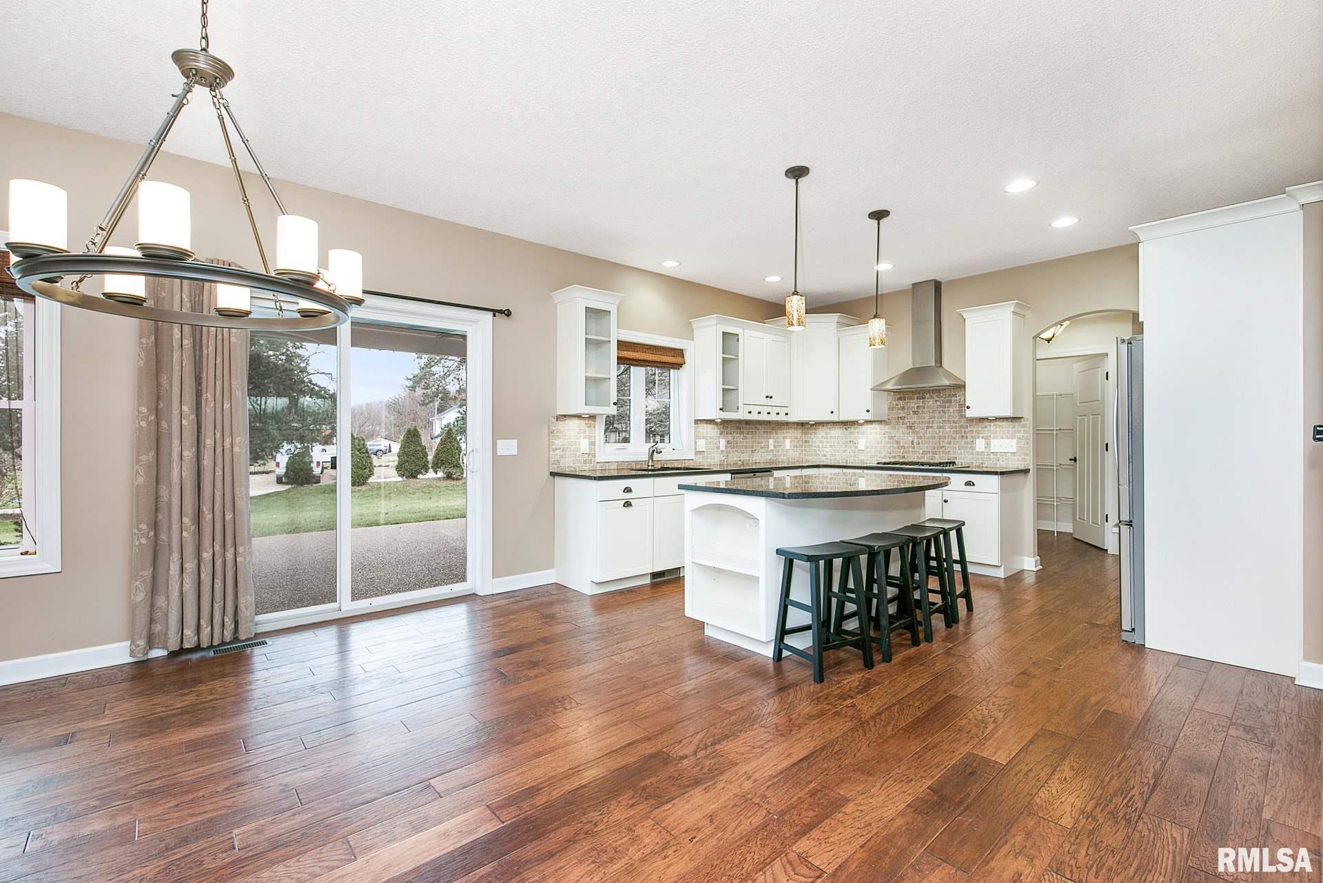 18099 North Spencer Road Pleasant Valley, IA 52767 - Photo 16 of 36 Gallery Image 16
