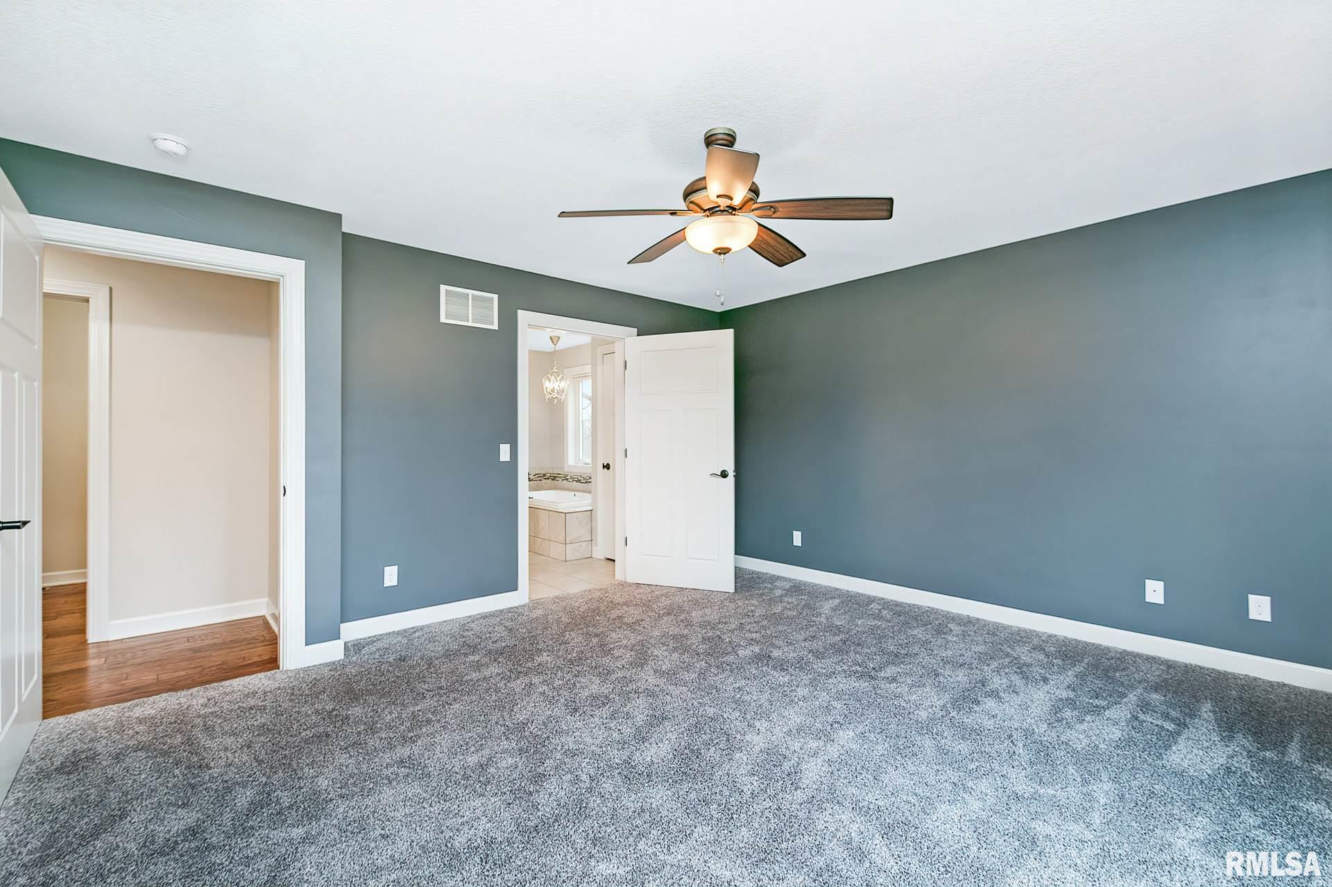 18099 North Spencer Road Pleasant Valley, IA 52767 - Photo 23 of 36 Gallery Image 23