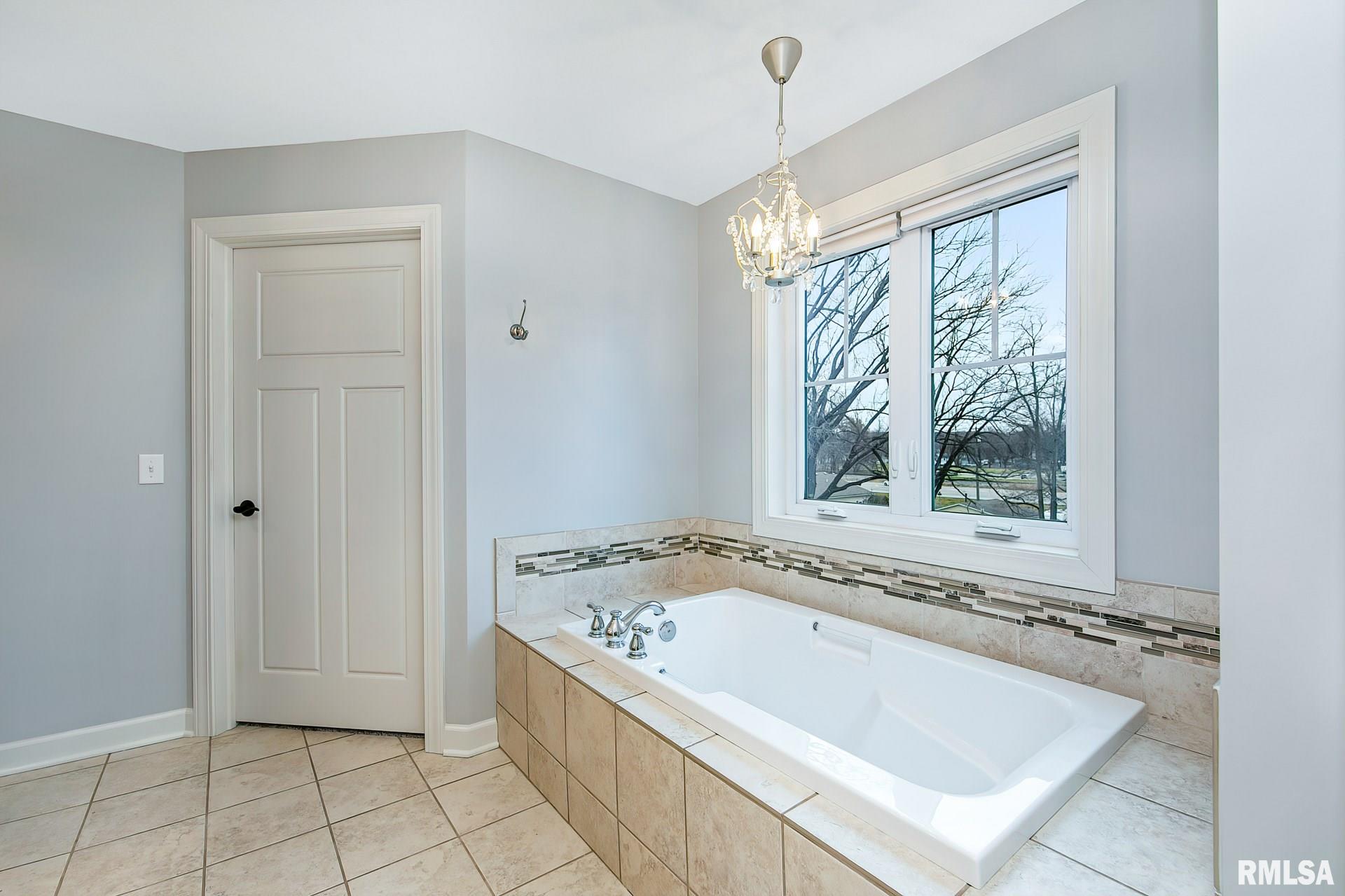 18099 North Spencer Road Pleasant Valley, IA 52767 - Photo 25 of 36 Gallery Image 25