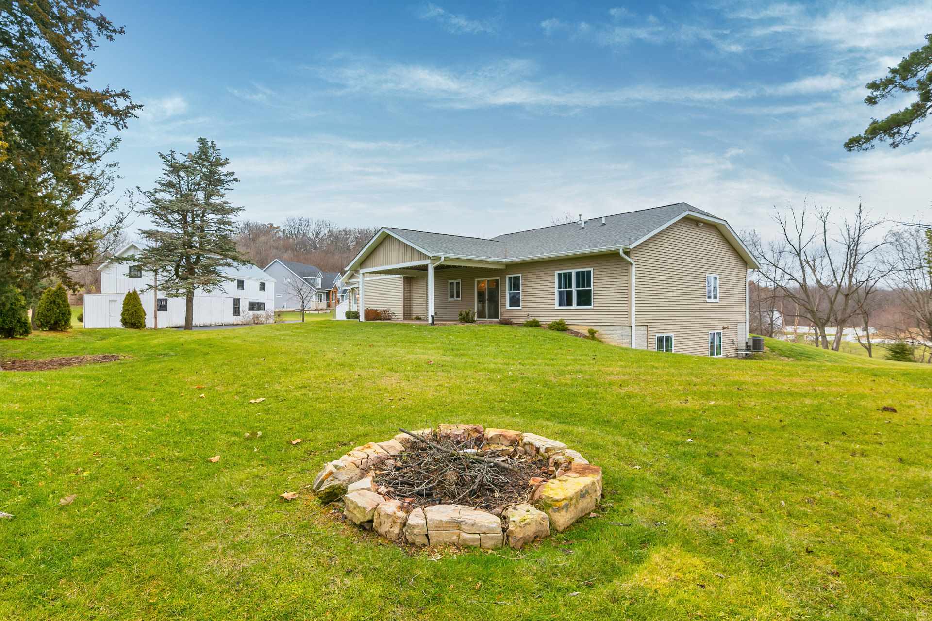 18099 North Spencer Road Pleasant Valley, IA 52767 - Photo 3 of 36 Gallery Image 3