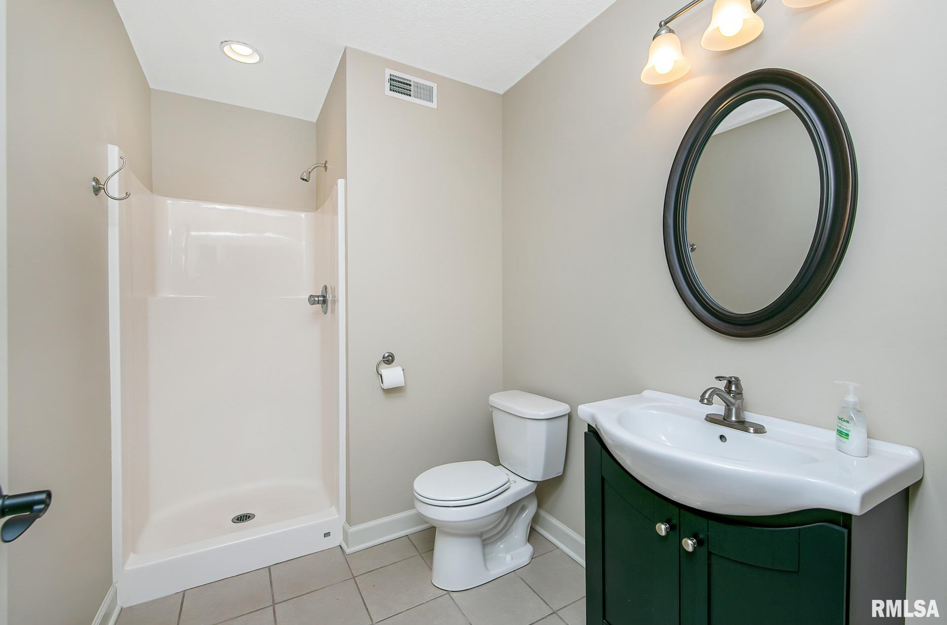18099 North Spencer Road Pleasant Valley, IA 52767 - Photo 33 of 36 Gallery Image 33