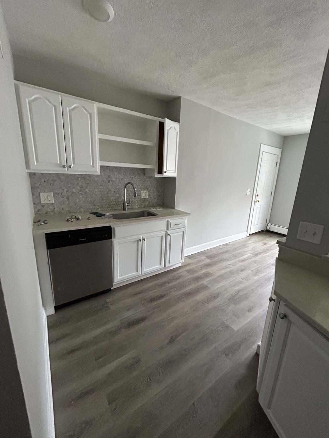 137 Chelsea Street, Unit 2R Everett, MA 02149 - Photo 4 of 12 Gallery Image 4