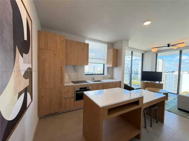 $5,400 | 11 Northeast 6th Street, Unit 1714, Miami, FL 33132