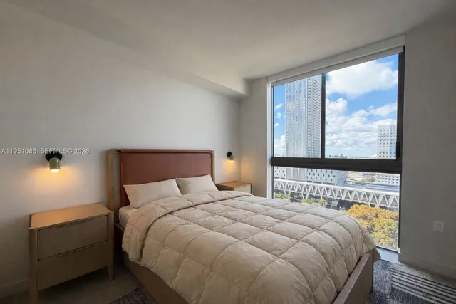 $5,400 | 11 Northeast 6th Street, Unit 1714, Miami, FL 33132