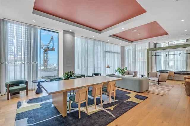 $5,400 | 11 Northeast 6th Street, Unit 1714, Miami, FL 33132