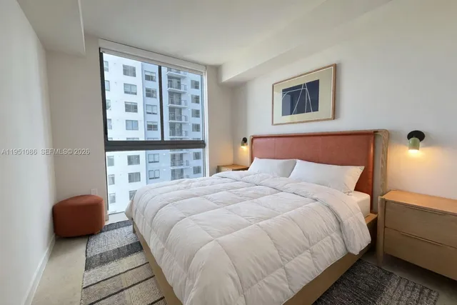 $5,400 | 11 Northeast 6th Street, Unit 1714, Miami, FL 33132