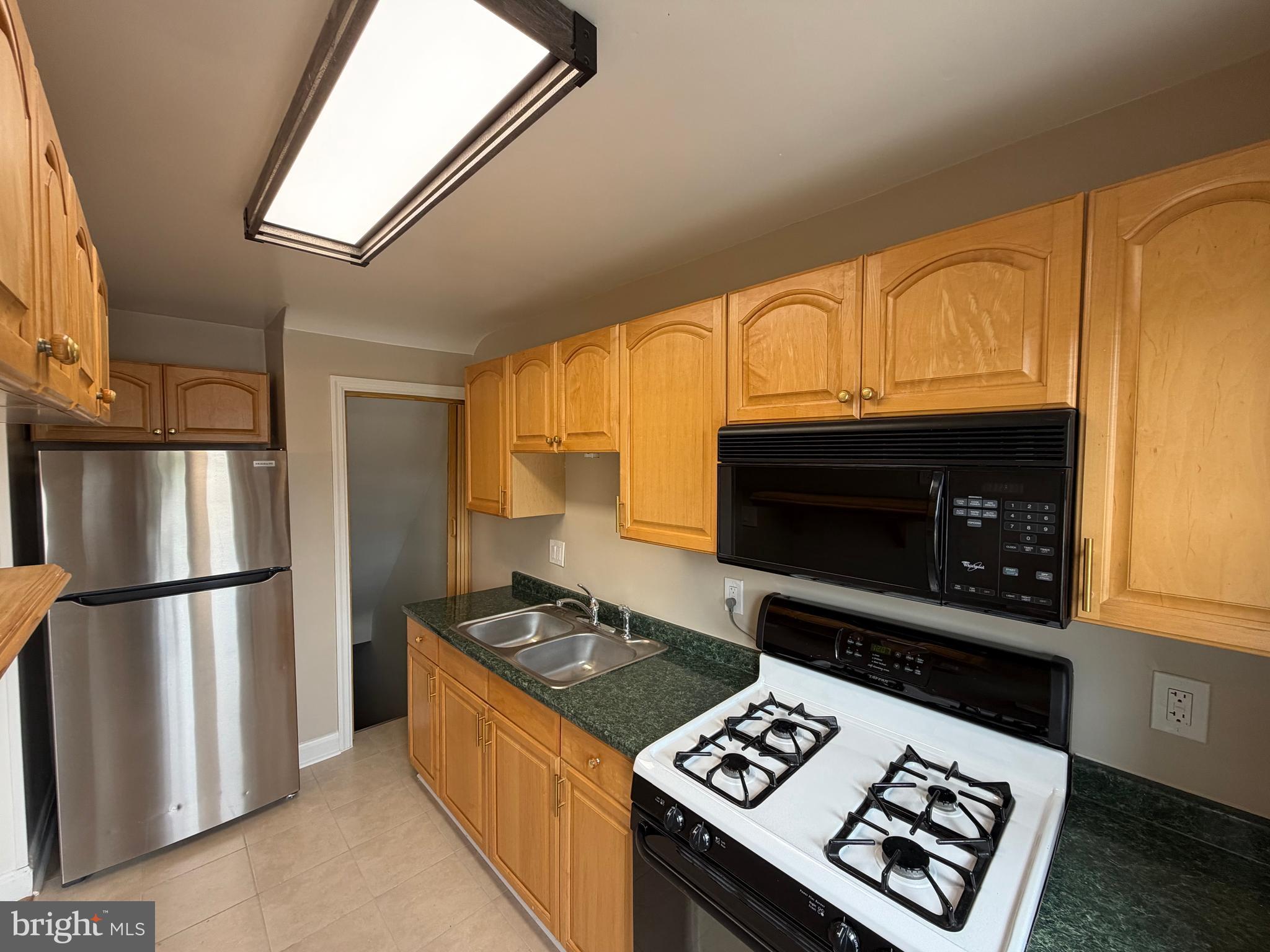 647 Dunwich Way Baltimore, MD 21221 - Photo 7 of 19