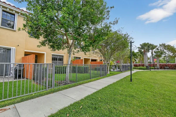 $3,400 | 10457 Wellington Parc Drive, Wellington, FL 33449