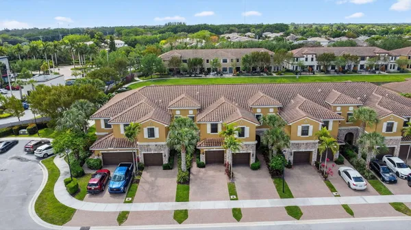 $3,400 | 10457 Wellington Parc Drive, Wellington, FL 33449