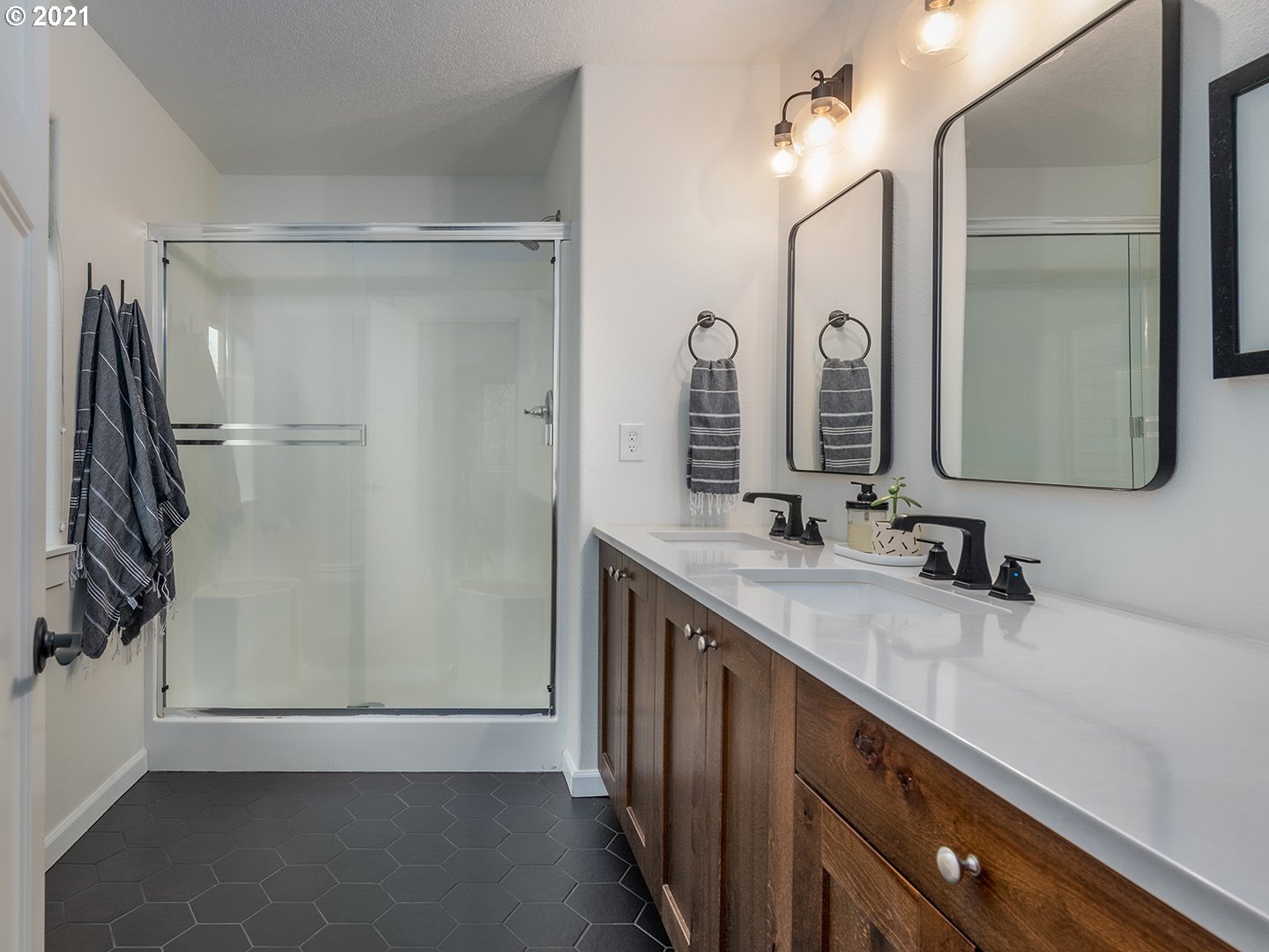 4430 Northeast 77th Avenue Portland, OR 97218 - Photo 19 of 31