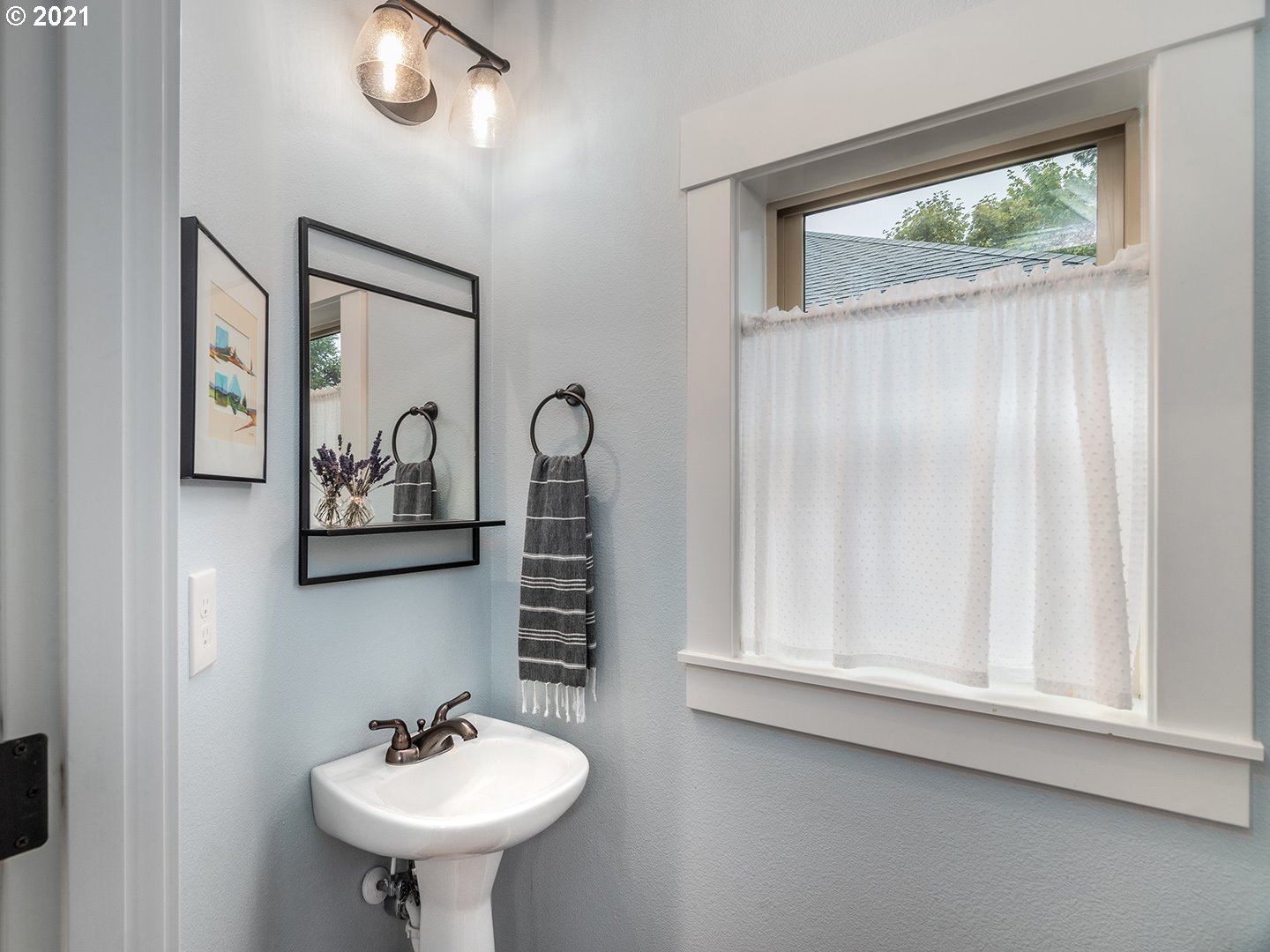 4430 Northeast 77th Avenue Portland, OR 97218 - Photo 27 of 31