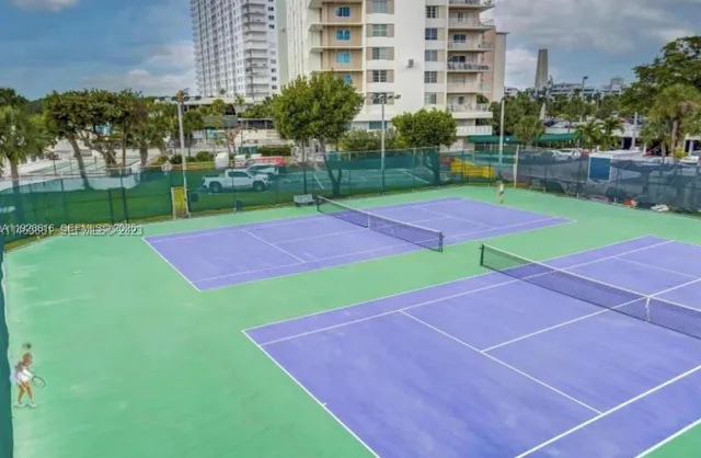 $5,000 | 100 Bayview Drive, Unit PH31, Sunny Isles Beach, FL 33160