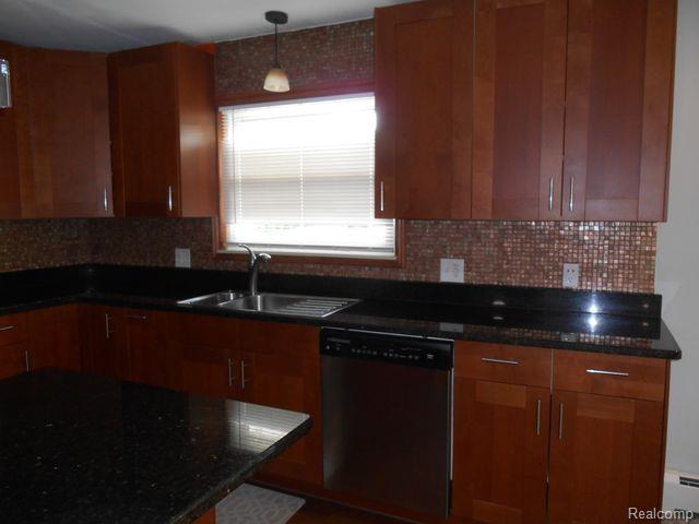 829 Trombley Road Troy, MI 48083 - Photo 16 of 33