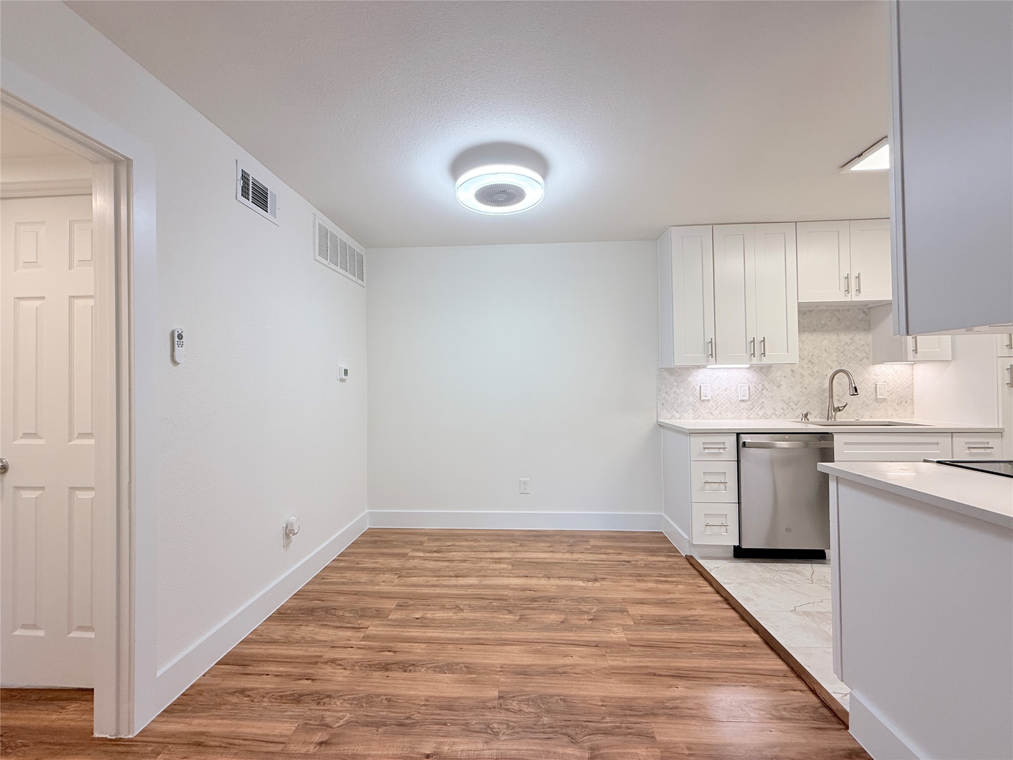 2350 Bering Drive, Unit 114 Houston, TX 77057 - Photo 6 of 24 Gallery Image 6