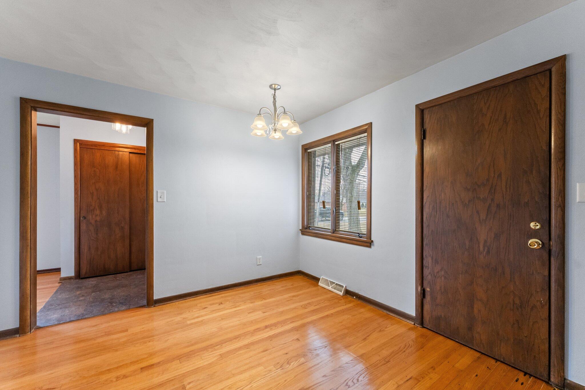 6460 Old Porter Road Portage, IN 46368 - Photo 15 of 43 2048x1365