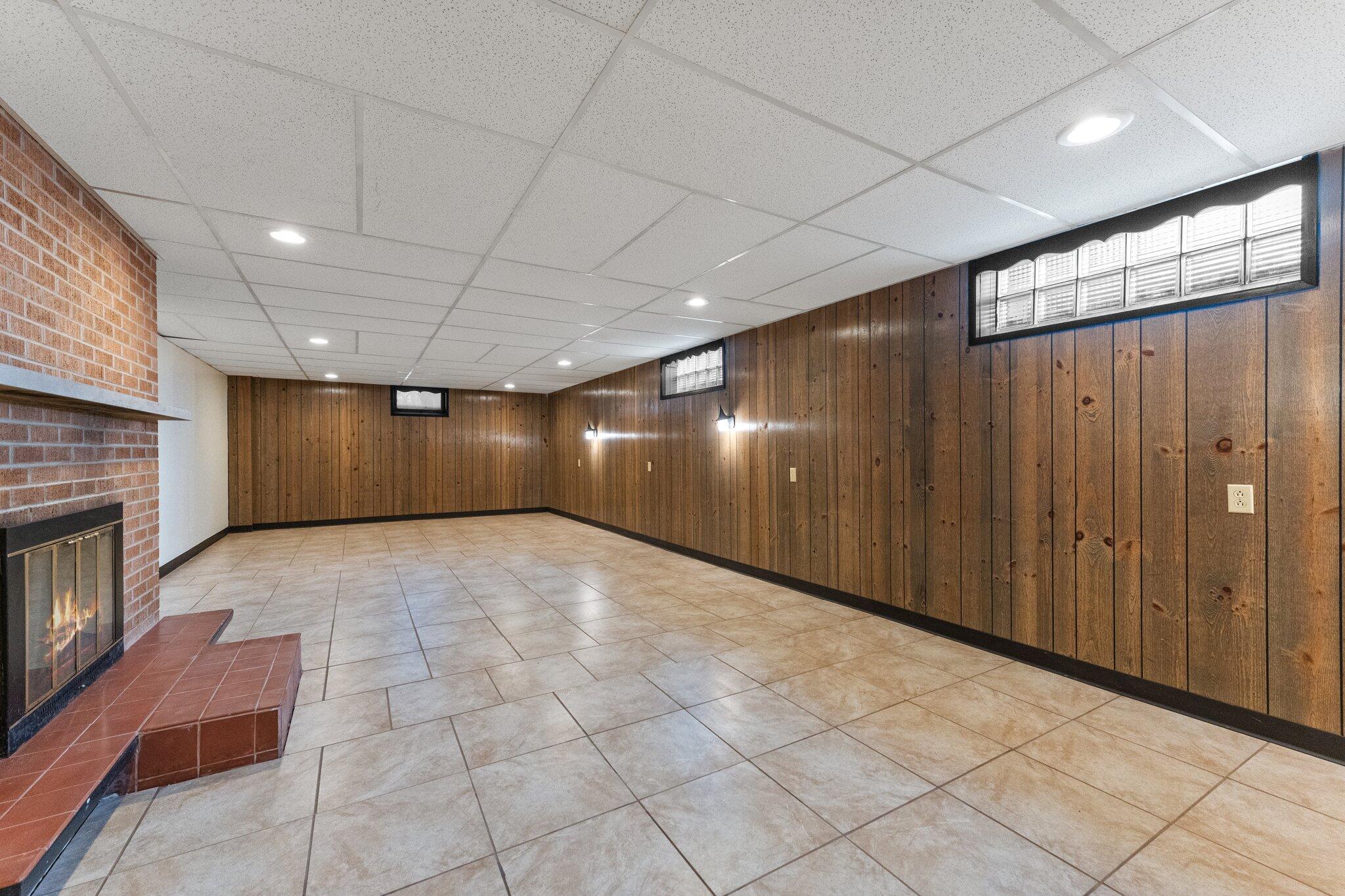 6460 Old Porter Road Portage, IN 46368 - Photo 33 of 43 2048x1365