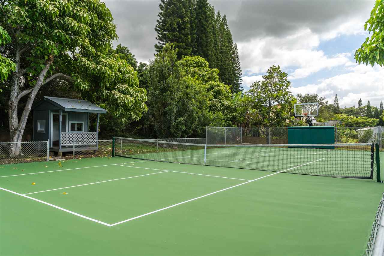 2425 Lilikoi Road Haiku, HI 96708 - Photo 27 of 30 a view of a tennis court