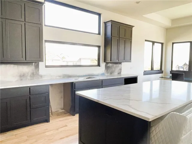 $1,049,000 | 22659 West 87th Street, Lenexa, KS 66227