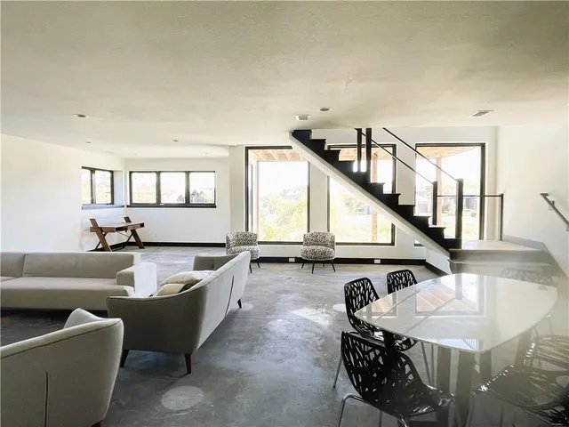 $1,049,000 | 22659 West 87th Street, Lenexa, KS 66227